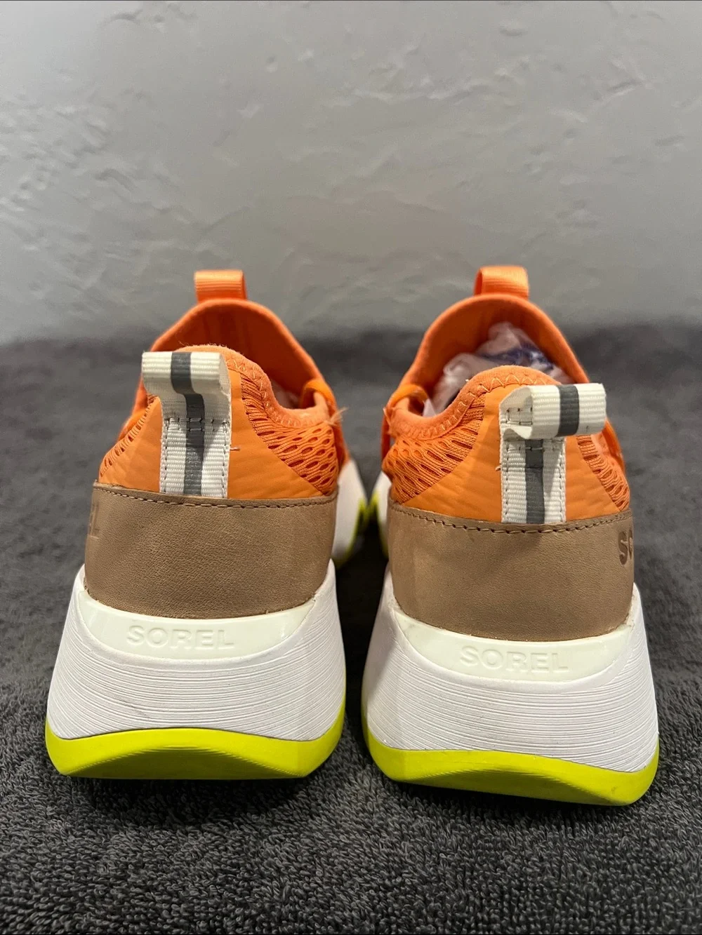🔥🔥 SOREL Kinetic Impact II Lace Sneaker Orange Designer Shoes Women Sz 9 - EUC
